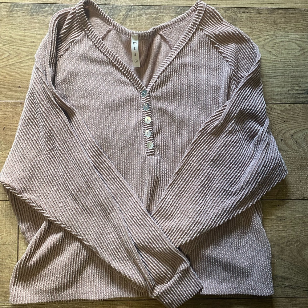 Ribbed V-Neck Sweater in Mauve